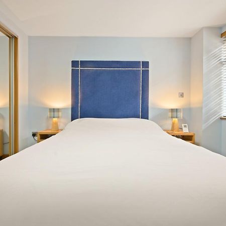 Lovely 2 Double Bedroom Flat With Patio Manchester Kültér fotó